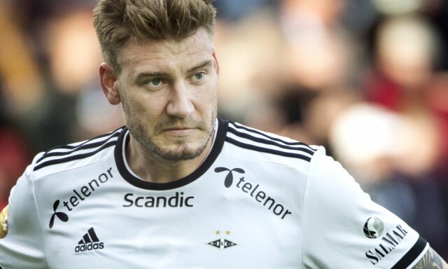 Derfor selger Bendtner huset: - Vi blir overvåket